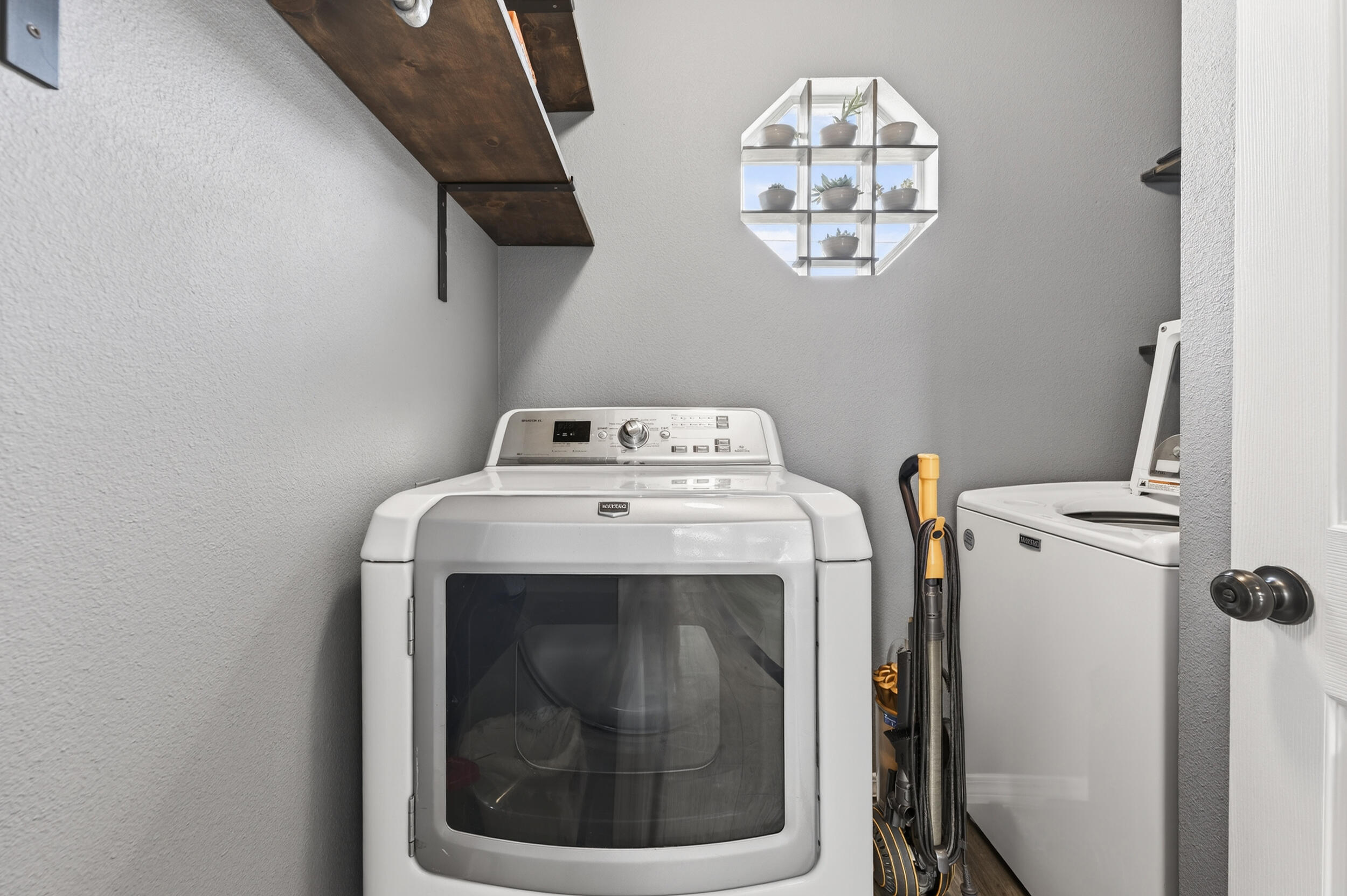 4331 Crosswind Drive Milton, FL 32583 - Photo 29 of 50 a utility room with dryer and washer