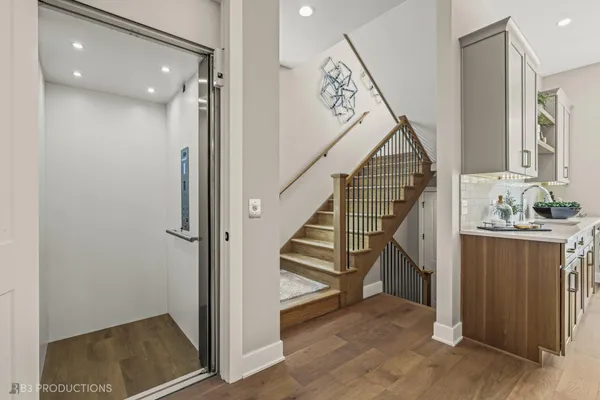 $863,000 | 107 Valparaiso Street, Valparaiso, IN 46383