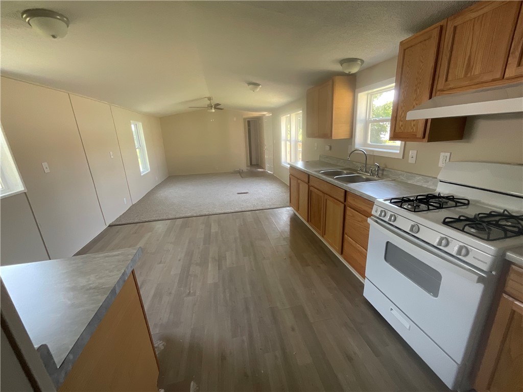 956 Middle Road Oswego, NY 13126 - Photo 7 of 21 Gallery Image 7