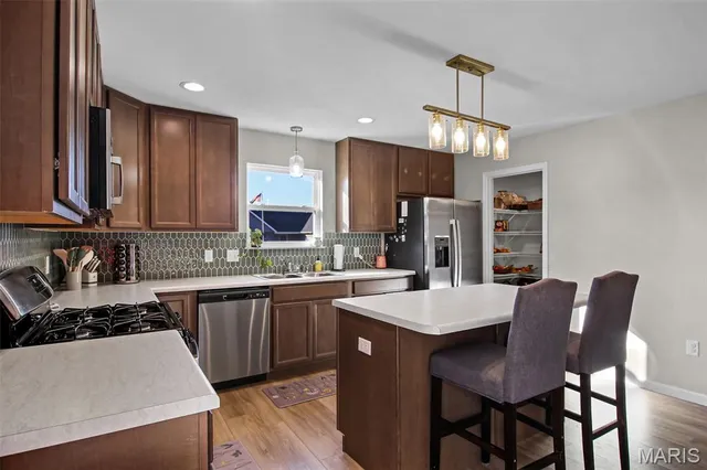 $369,900 | 401 Duffy Drive, Marine, IL 62061