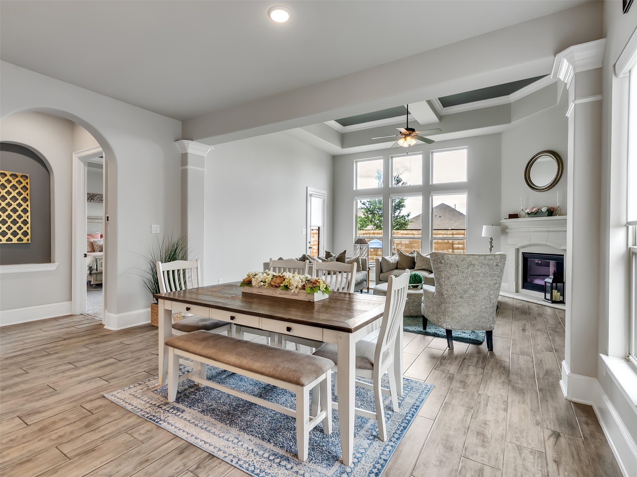 10302 Muir Peak Drive Rosharon, TX 77583 - Photo 12 of 40 Casual dining area opens into spacious family room.