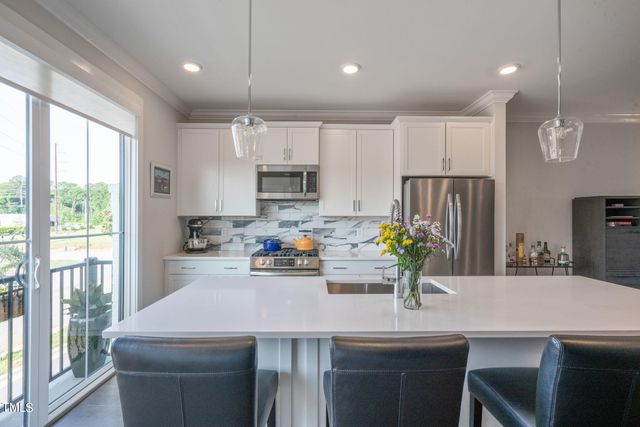 $705,000 | 1501 Draper Vw Loop, Unit 105, Raleigh, NC 27608