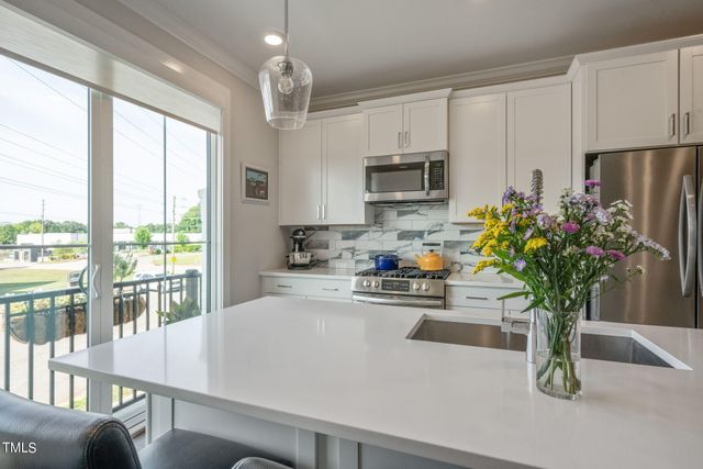 $705,000 | 1501 Draper Vw Loop, Unit 105, Raleigh, NC 27608