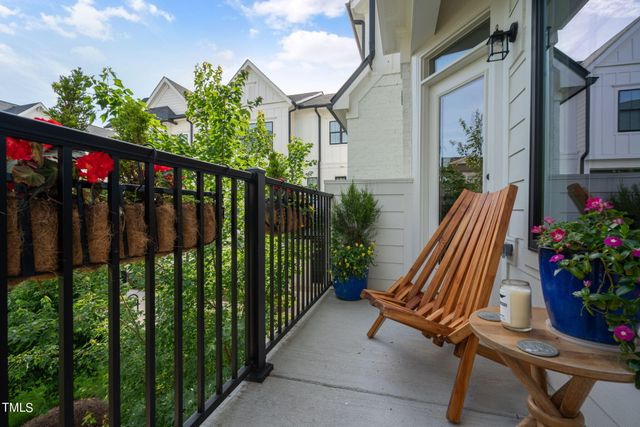 $705,000 | 1501 Draper Vw Loop, Unit 105, Raleigh, NC 27608