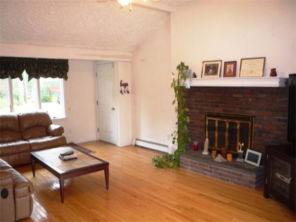 20 Robinwood Road Acton, MA 01720 - Photo 3 of 19 Gallery Image 3
