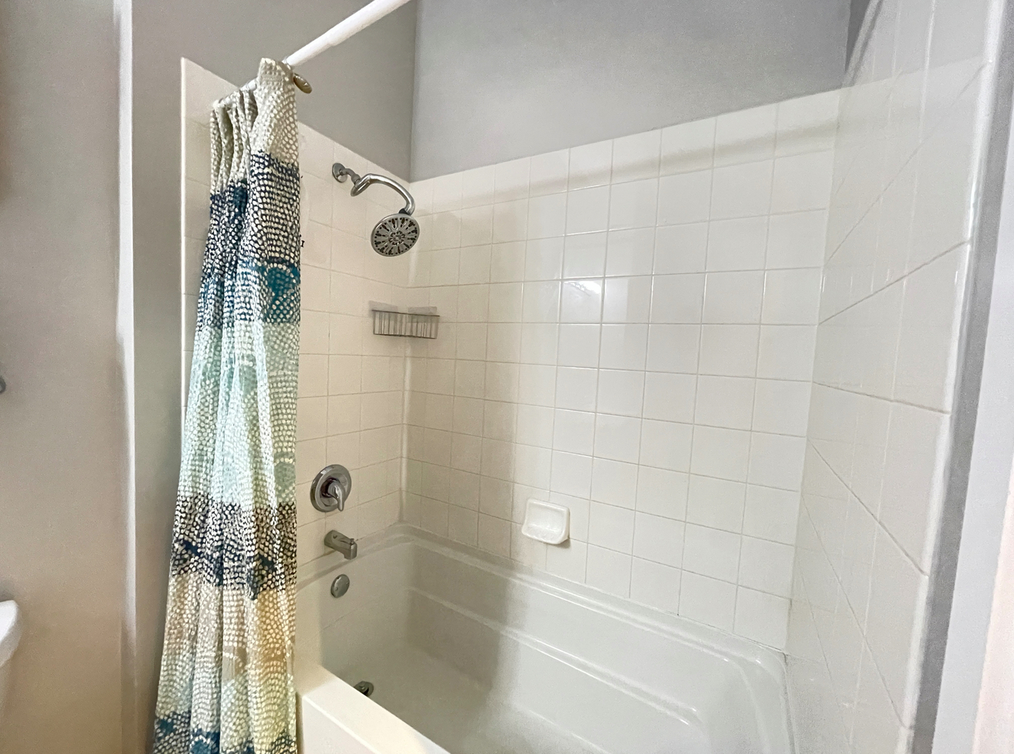 2323 West Pershing Road, Unit 421 Chicago, IL 60609 - Photo 9 of 15 a bathroom with a shower
