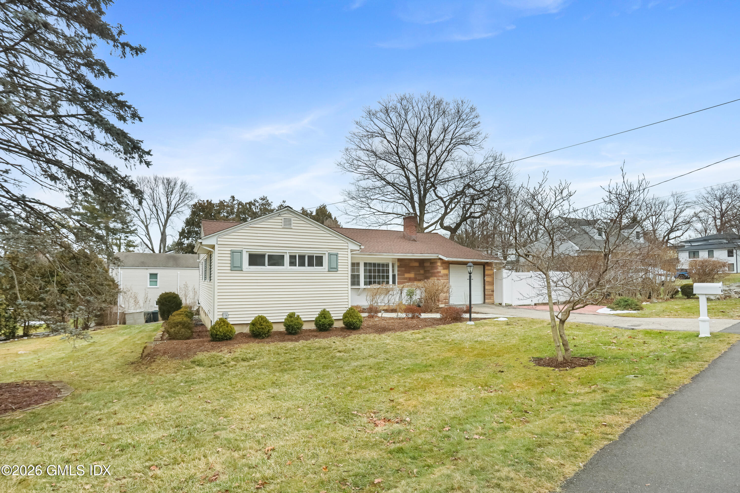 45 Sound Beach Ave Extension Riverside, CT 06878 - Photo 28 of 31 038