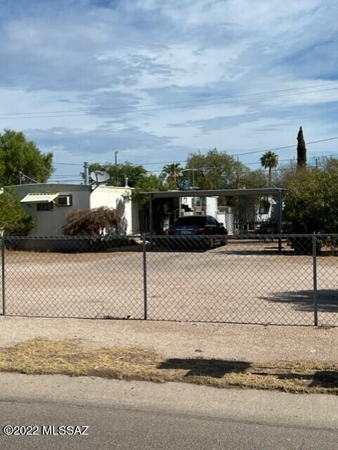 930 West Roger Road Tucson, AZ 85705 - Photo 2 of 3