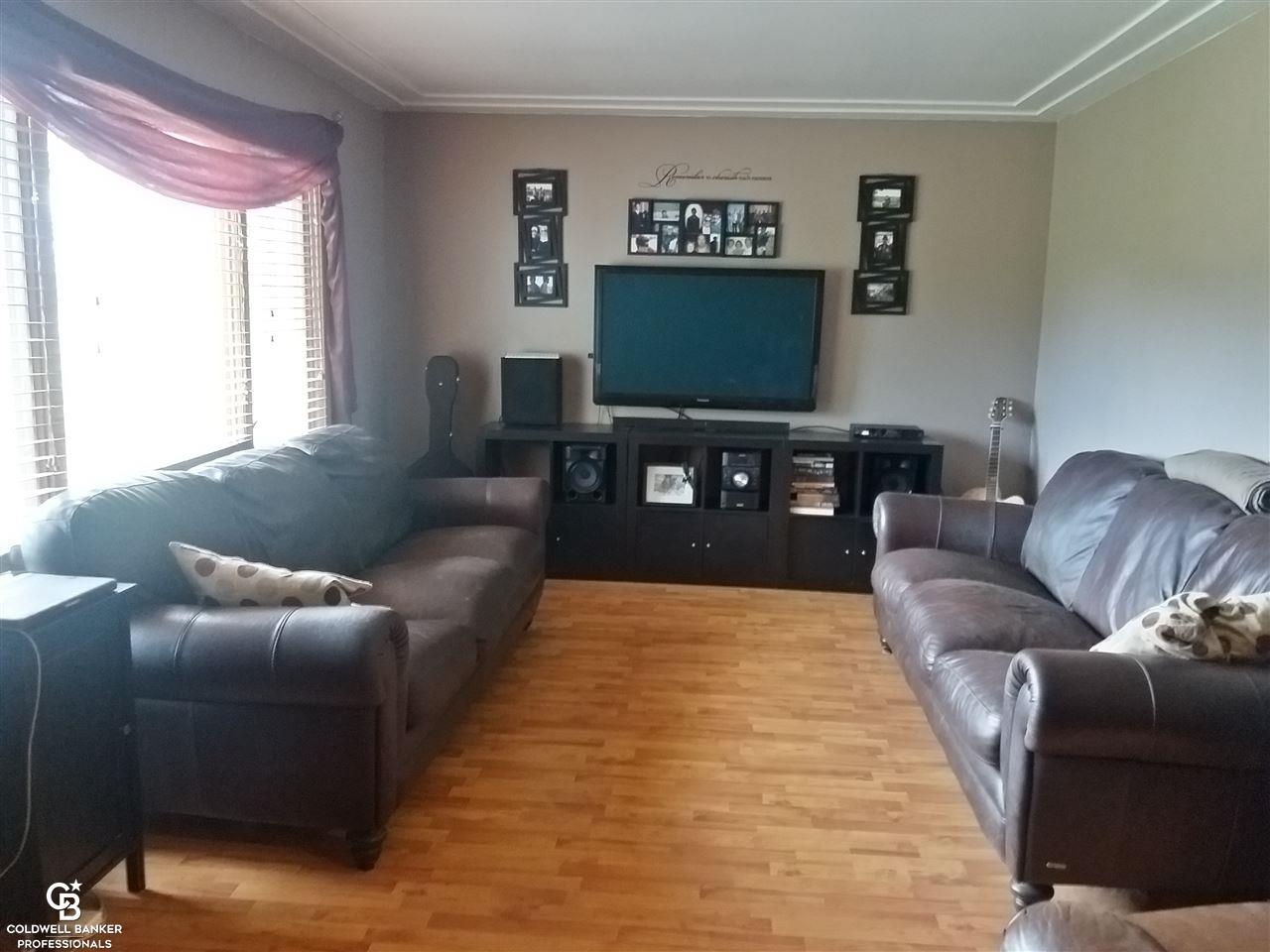 2036 Bauman Road Columbus, MI 48063 - Photo 8 of 26 31332124-7.JPG