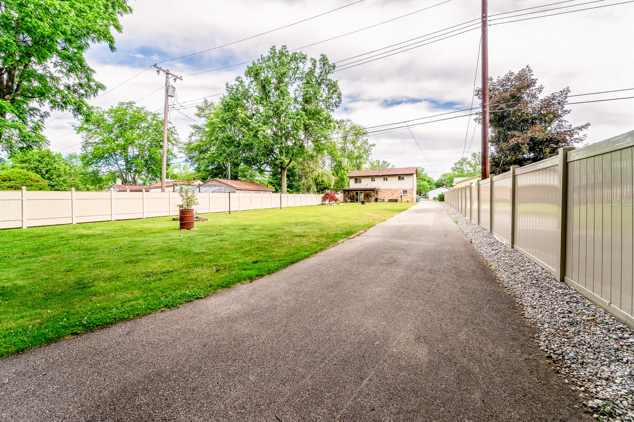 39001 Wade Road Romulus, MI 48174 - Photo 38 of 54 39001 Wade-45