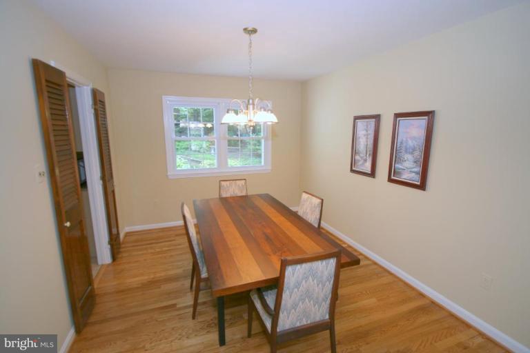 9505 Rockport Road Vienna, VA 22180 - Photo 26 of 29 Dining Room