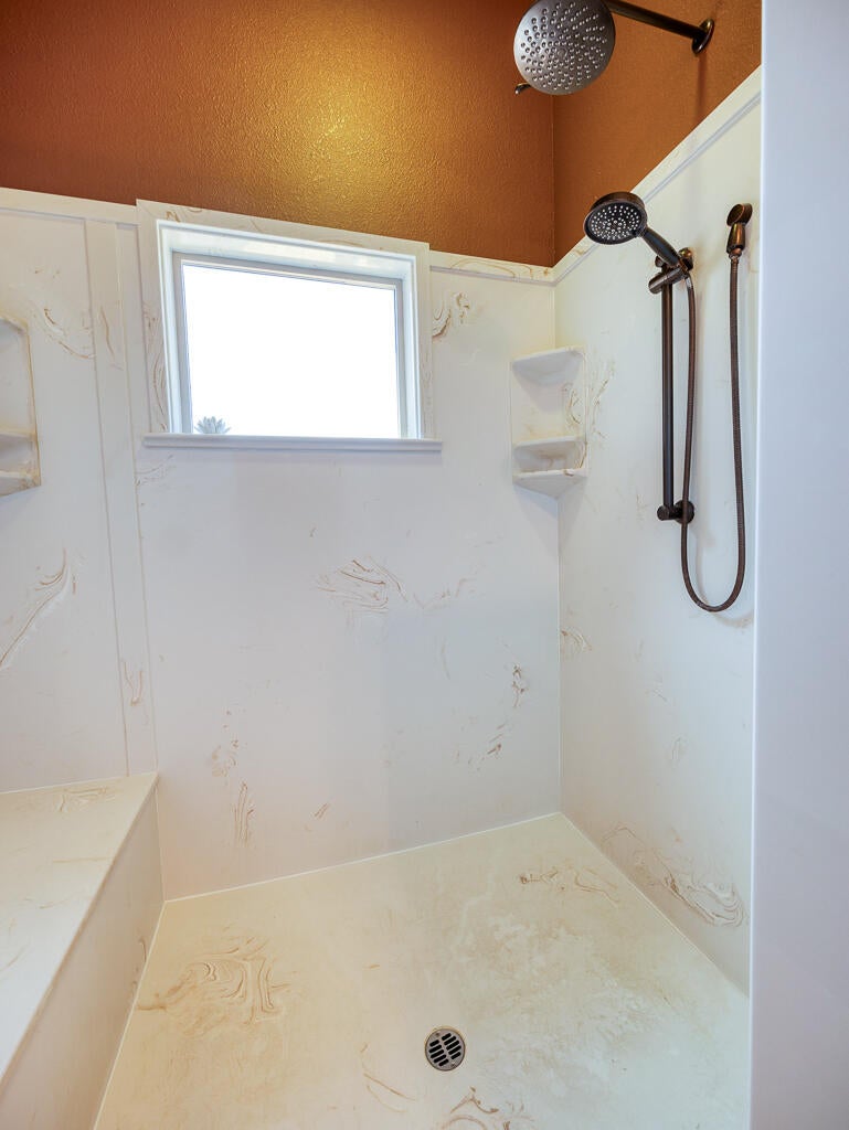 15512 Riveredge Road Klamath Falls, OR 97601 - Photo 19 of 37 15512 River Edge-21