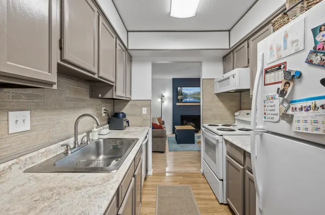 $219,900 | 8857 North 42nd Avenue, New Hope, MN 55427