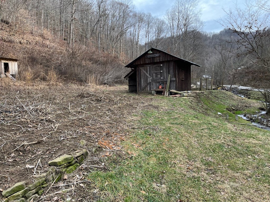 1071 Davis Frk Road Grundy, VA 24614 - Photo 28 of 28 Gallery Image 28