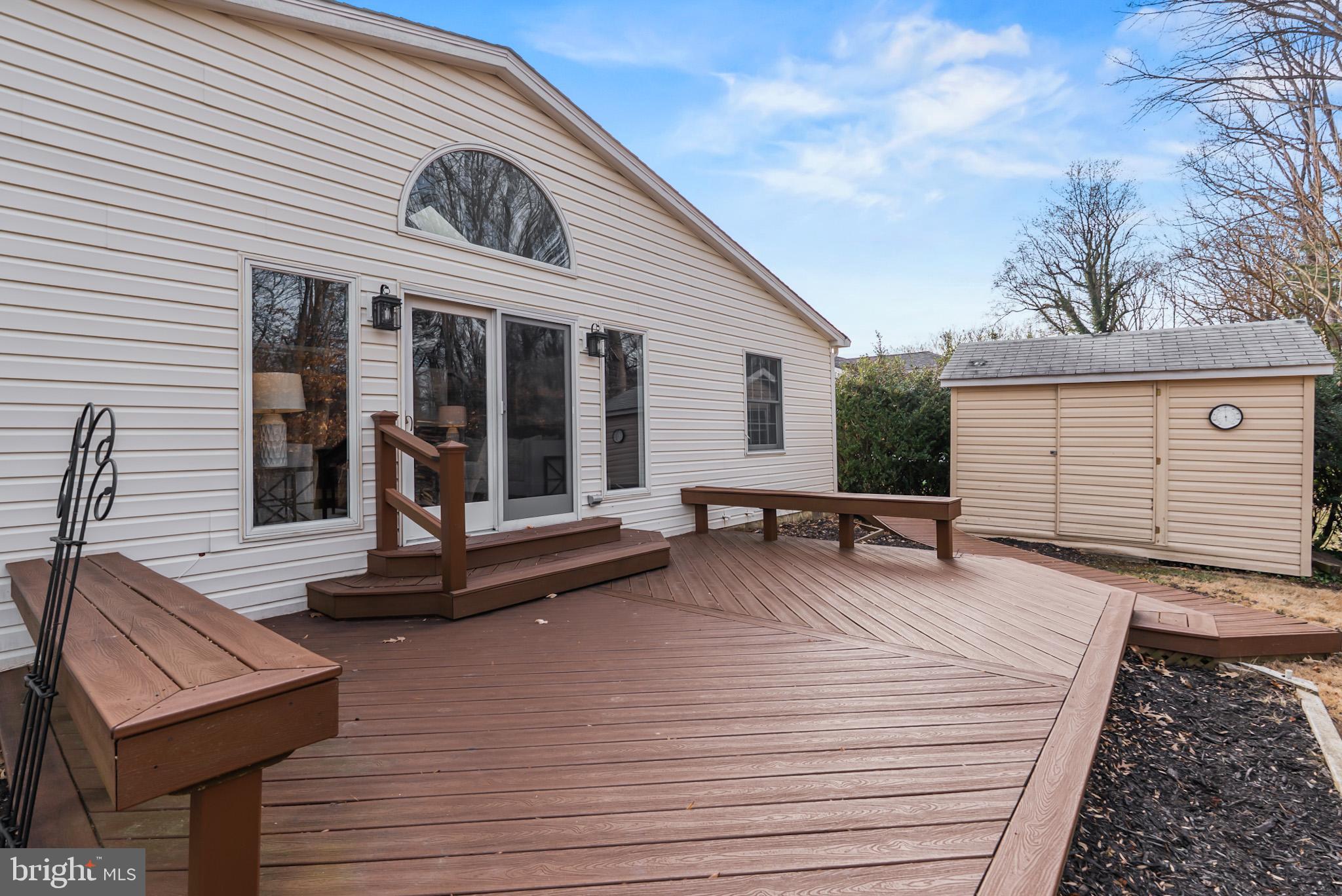 7418 Nancemond Street Springfield, VA 22150 - Photo 37 of 45 back deck