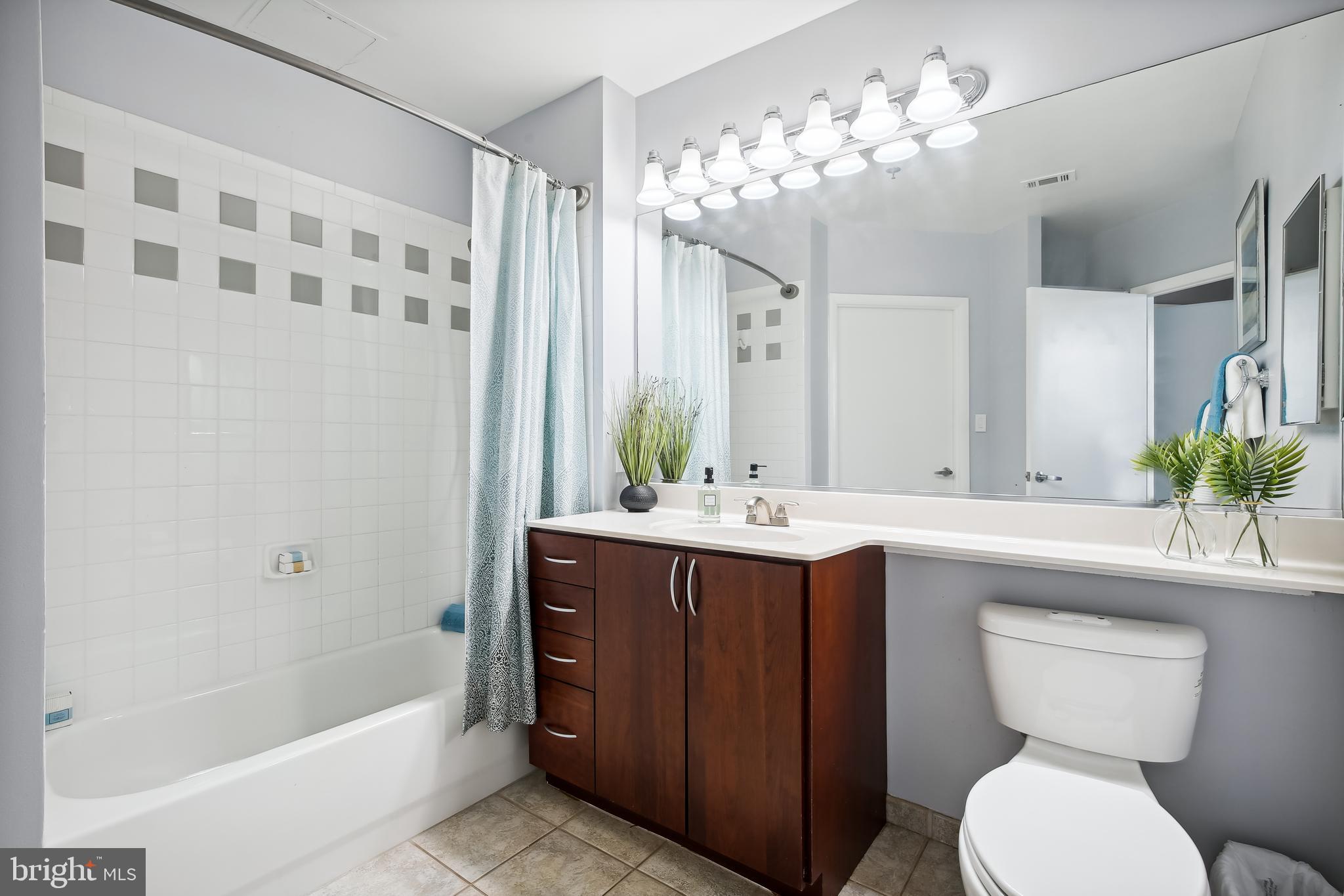 1300 N Street Northwest, Unit 801 Washington, DC 20005 - Photo 24 of 60 Full Bath #2