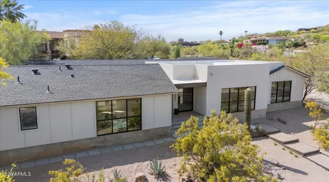 $2,895,000 | 4035 East McDonald Drive, Phoenix, AZ 85018