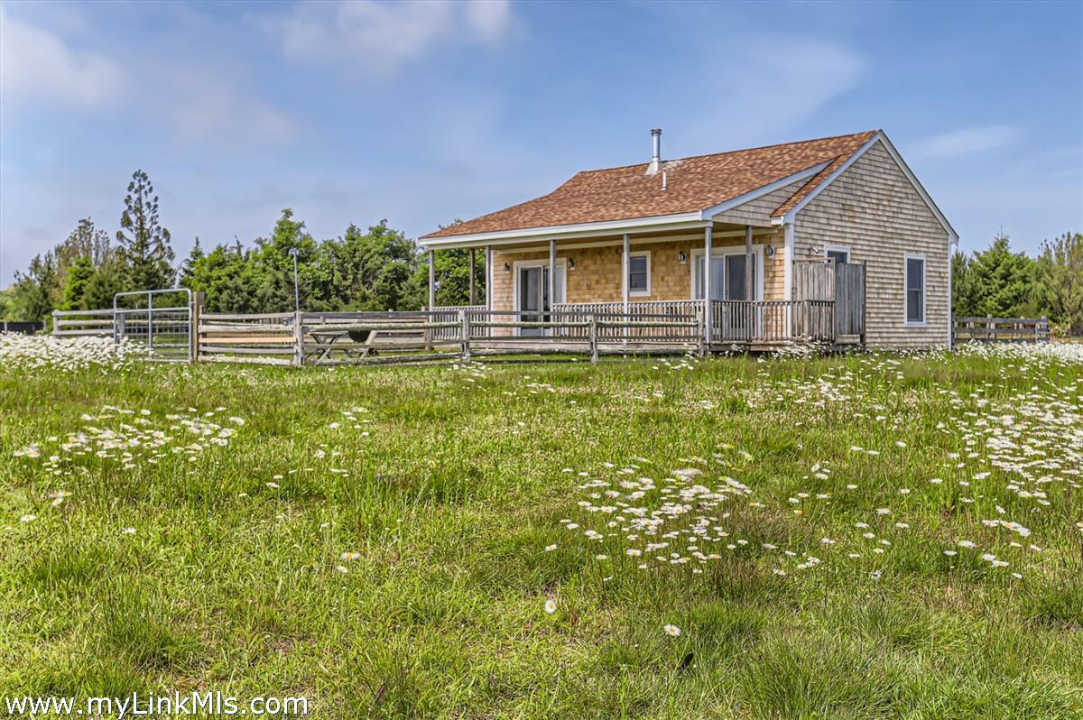 104 Pond View Farm Road West Tisbury, MA 02568 - Photo 34 of 47 2 bedroom Guest Cottage