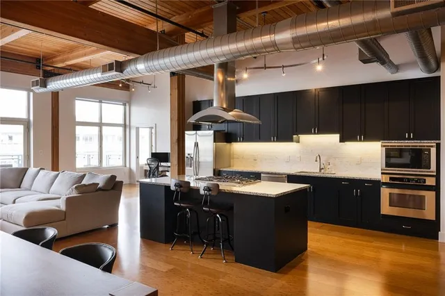 $617,500 | 210 West 5th Street, Unit 203, Kansas City, MO 64105