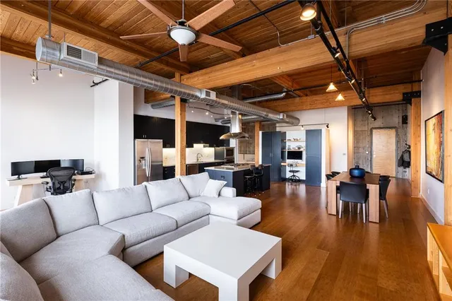 $617,500 | 210 West 5th Street, Unit 203, Kansas City, MO 64105