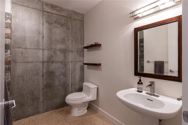 $617,500 | 210 West 5th Street, Unit 203, Kansas City, MO 64105