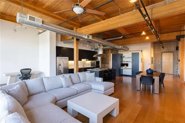 $617,500 | 210 West 5th Street, Unit 203, Kansas City, MO 64105