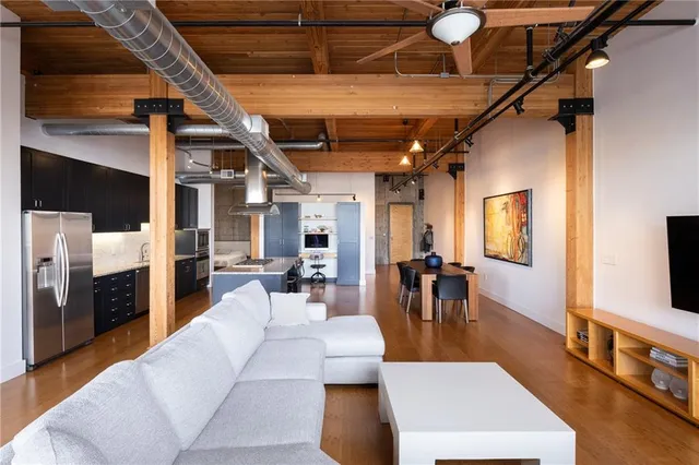 $617,500 | 210 West 5th Street, Unit 203, Kansas City, MO 64105