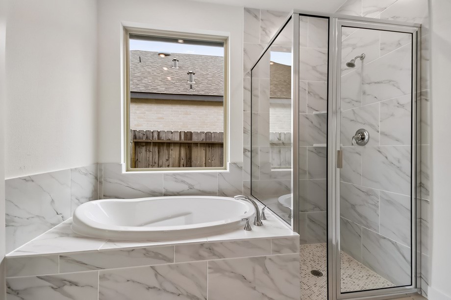 13051 Wandering Rdg Lane Conroe, TX 77302 - Photo 12 of 18 Primary Bathroom