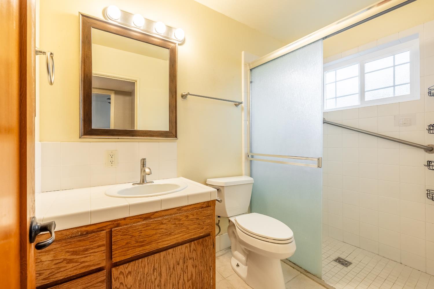 61 West Rall Avenue Clovis, CA 93612 - Photo 15 of 24