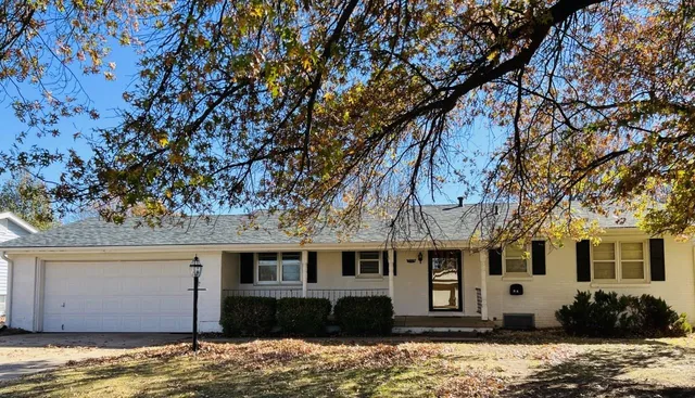 $199,000 | 2324 N Crest, Augusta, KS 67010