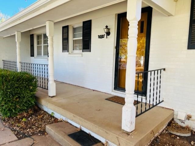 2324 N Crest Augusta, KS 67010 - Photo 2 of 29