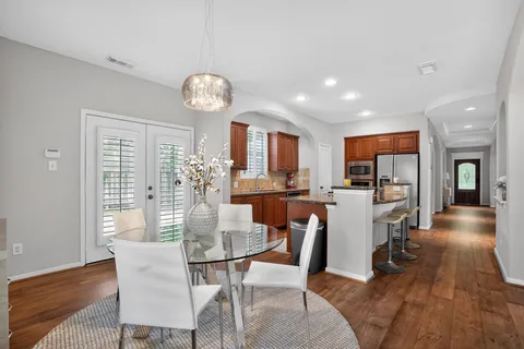 $750,000 | 42 South Crisp Morning Circle, The Woodlands, TX 77382