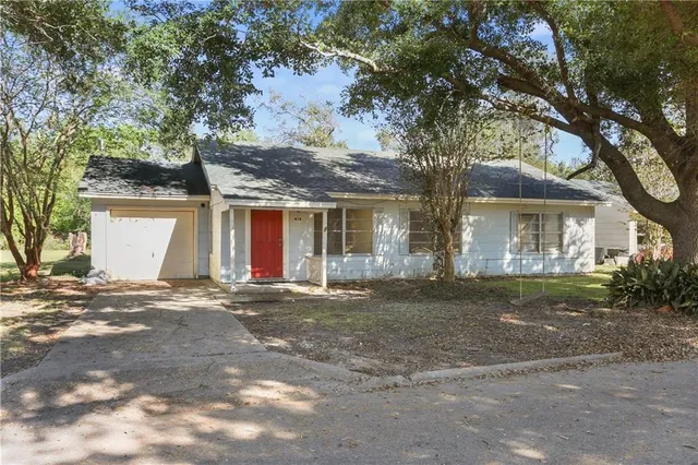 $1,600,000 | 401 West 121st Street, Cut Off, LA 70345