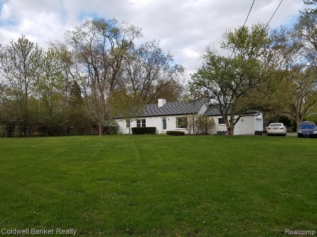26303 Springland Street Farmington Hills, MI 48334 - Photo 4 of 16