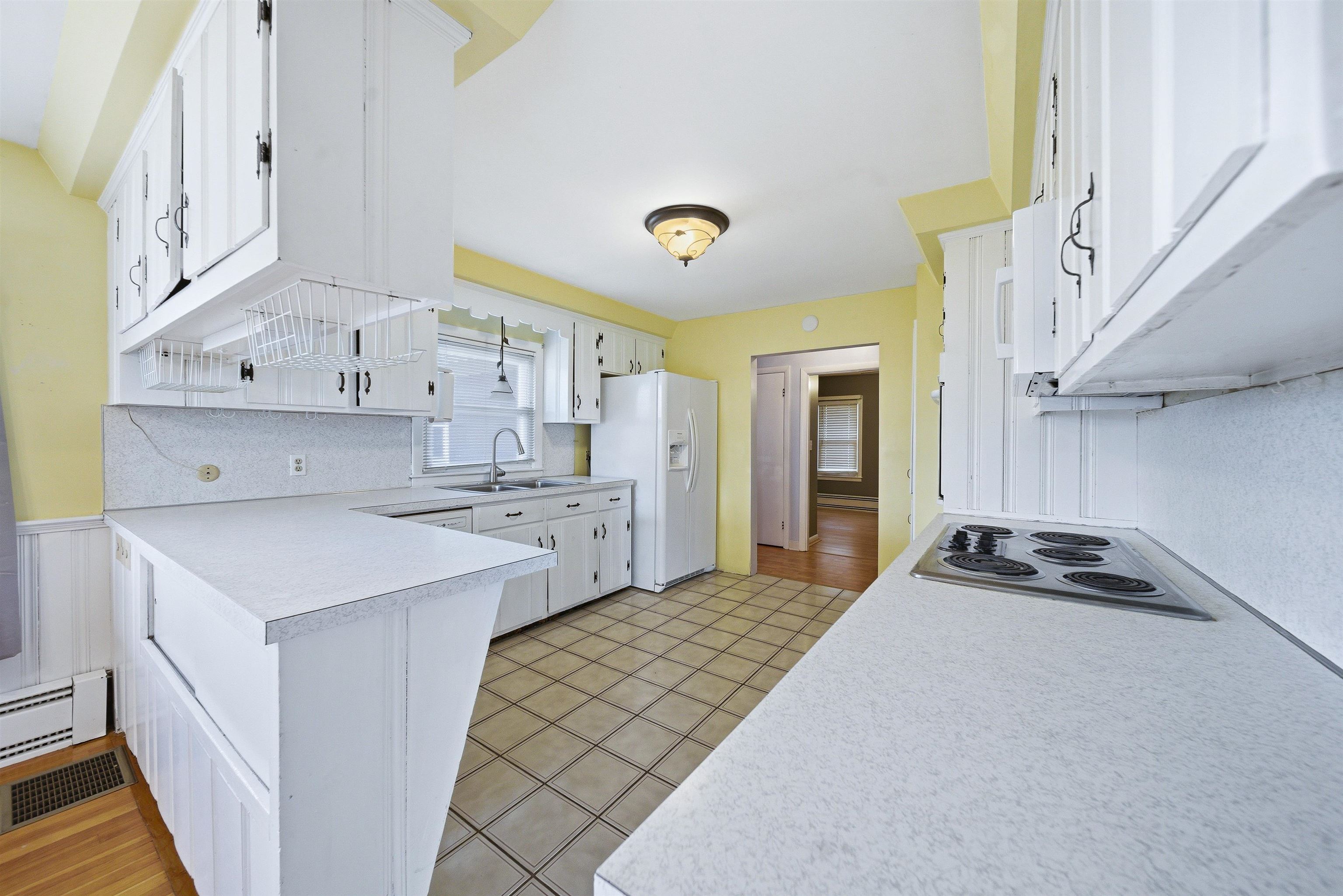 58 President Road Manchester, NH 03103 - Photo 8 of 40 Gallery Image 8