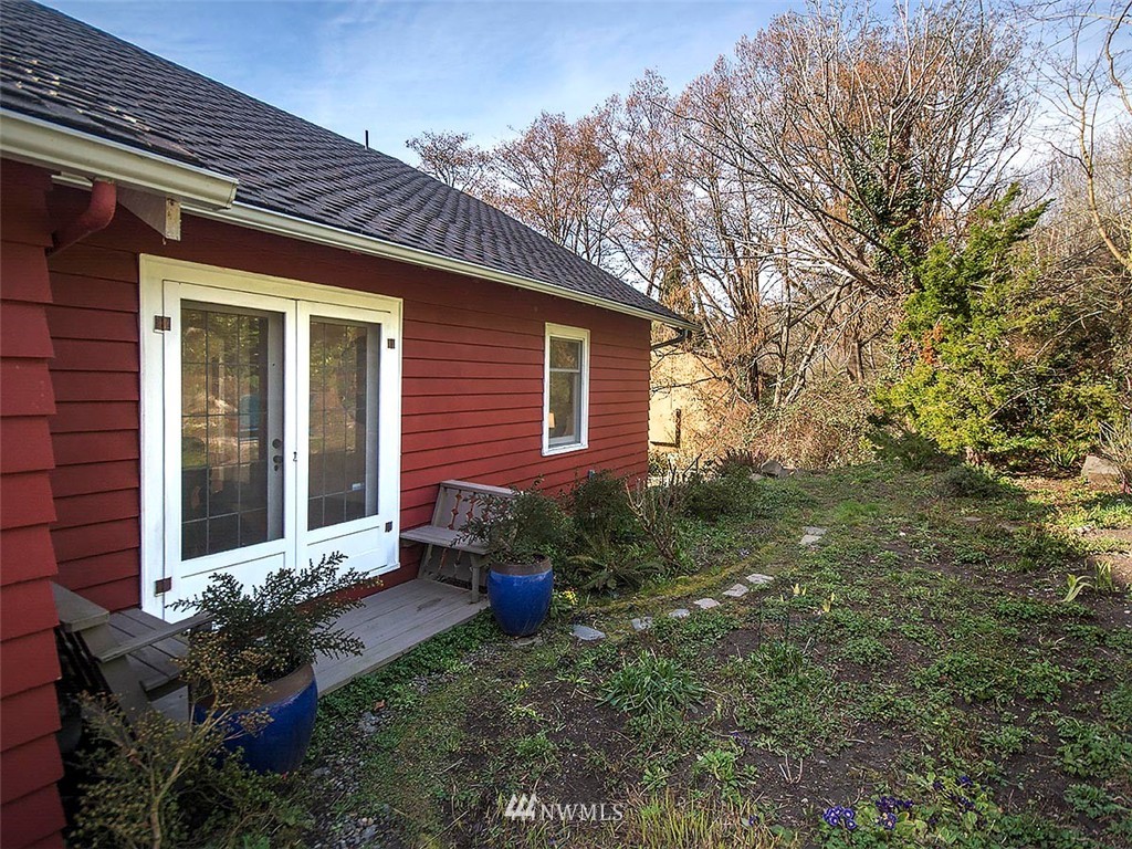 5207 Southwest Jacobsen Road Seattle, WA 98116 - Photo 22 of 25 Gallery Image 22