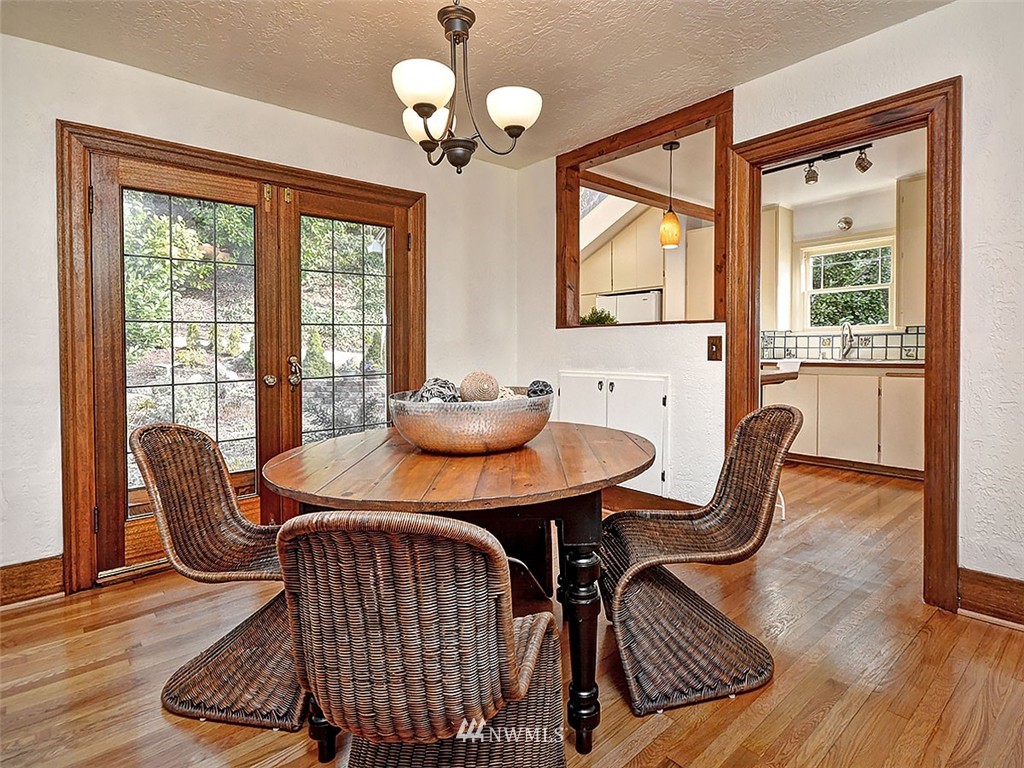 5207 Southwest Jacobsen Road Seattle, WA 98116 - Photo 8 of 25 Gallery Image 8