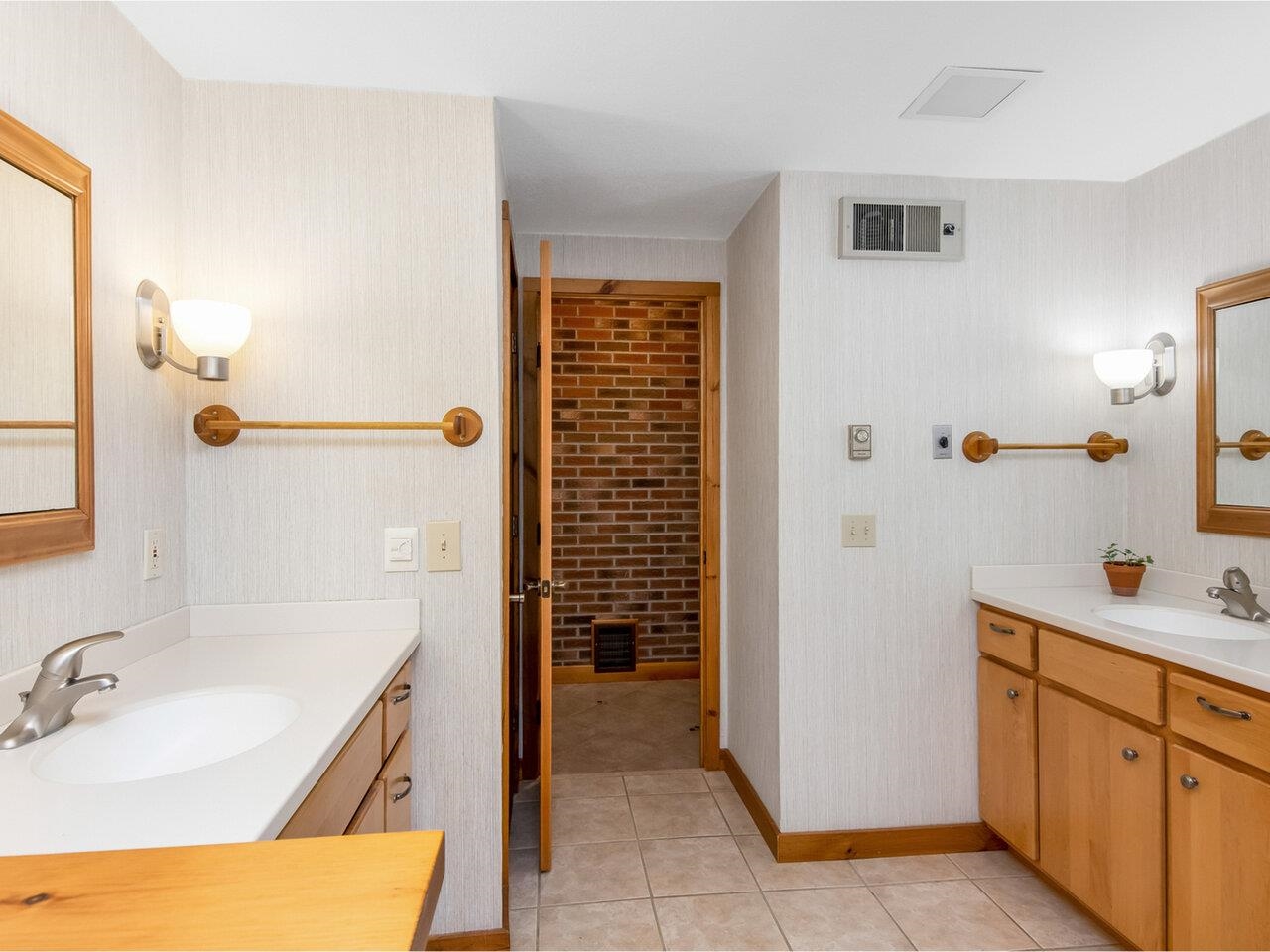 250 Mayo Road Huntington, VT 05462 - Photo 14 of 31