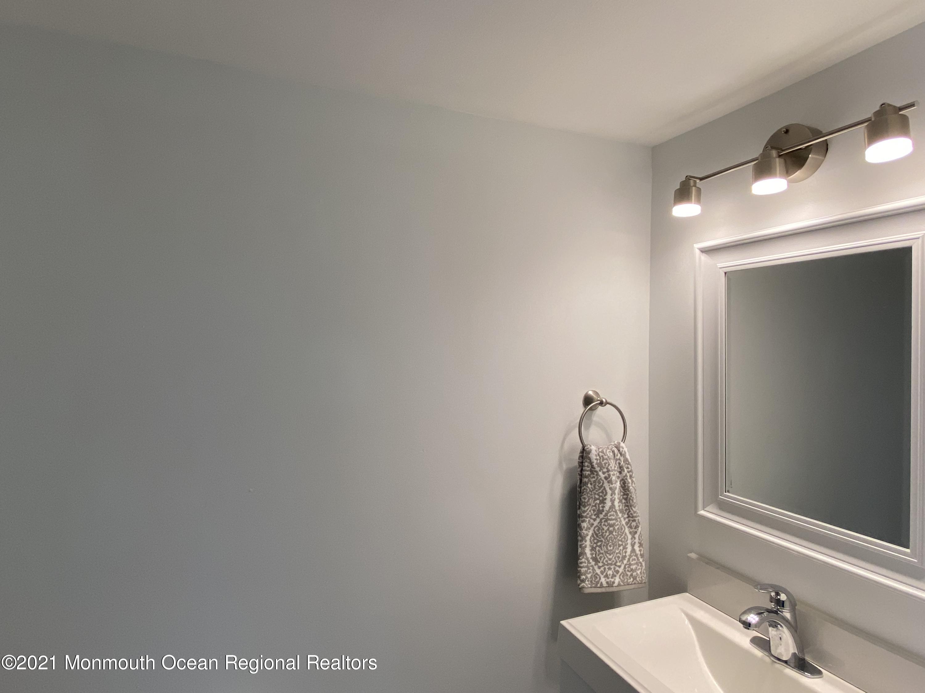 151 Sawmill Road, Unit 265 Brick, NJ 08724 - Photo 11 of 32 Renovated Bathroom