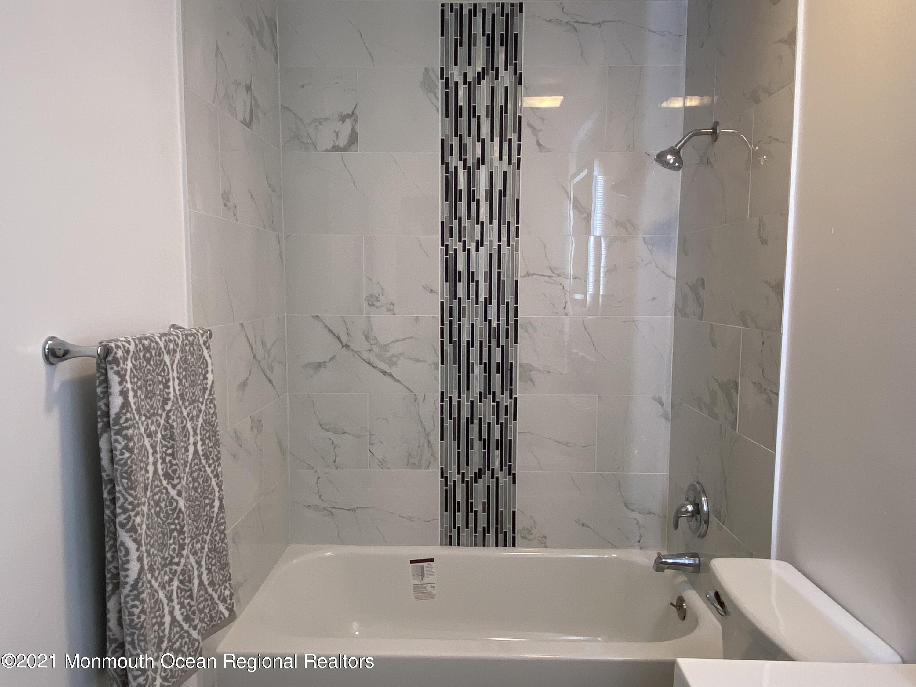 151 Sawmill Road, Unit 265 Brick, NJ 08724 - Photo 27 of 32 New Tub/New Tile
