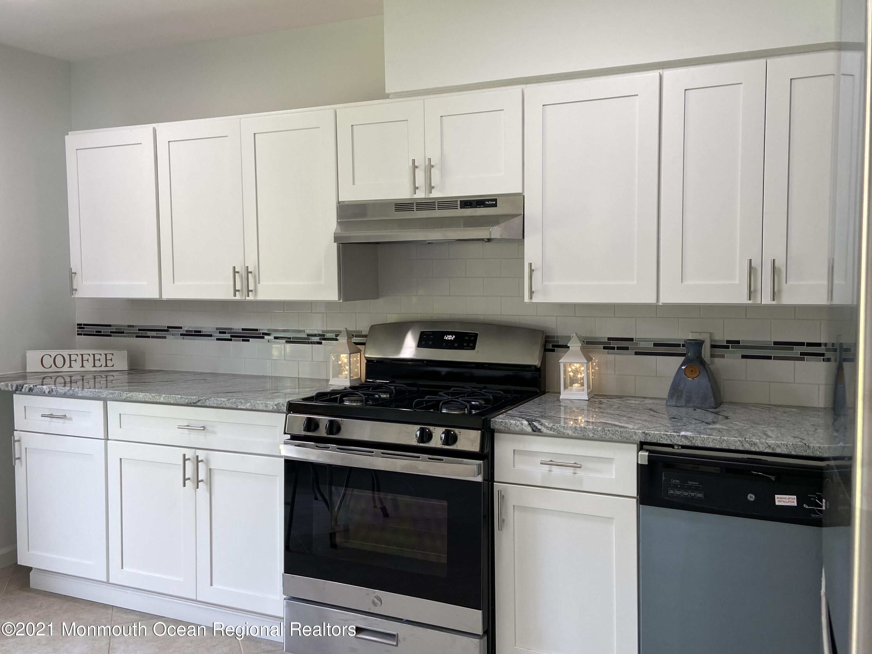 151 Sawmill Road, Unit 265 Brick, NJ 08724 - Photo 4 of 32 Kitchen Another View