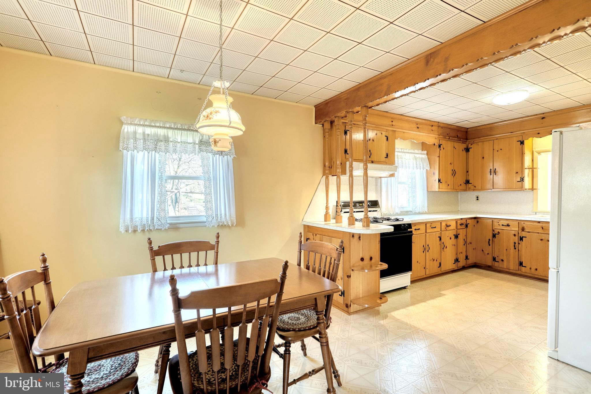 800 Locust Point Road Manchester, PA 17345 - Photo 12 of 32 Gallery Image 12