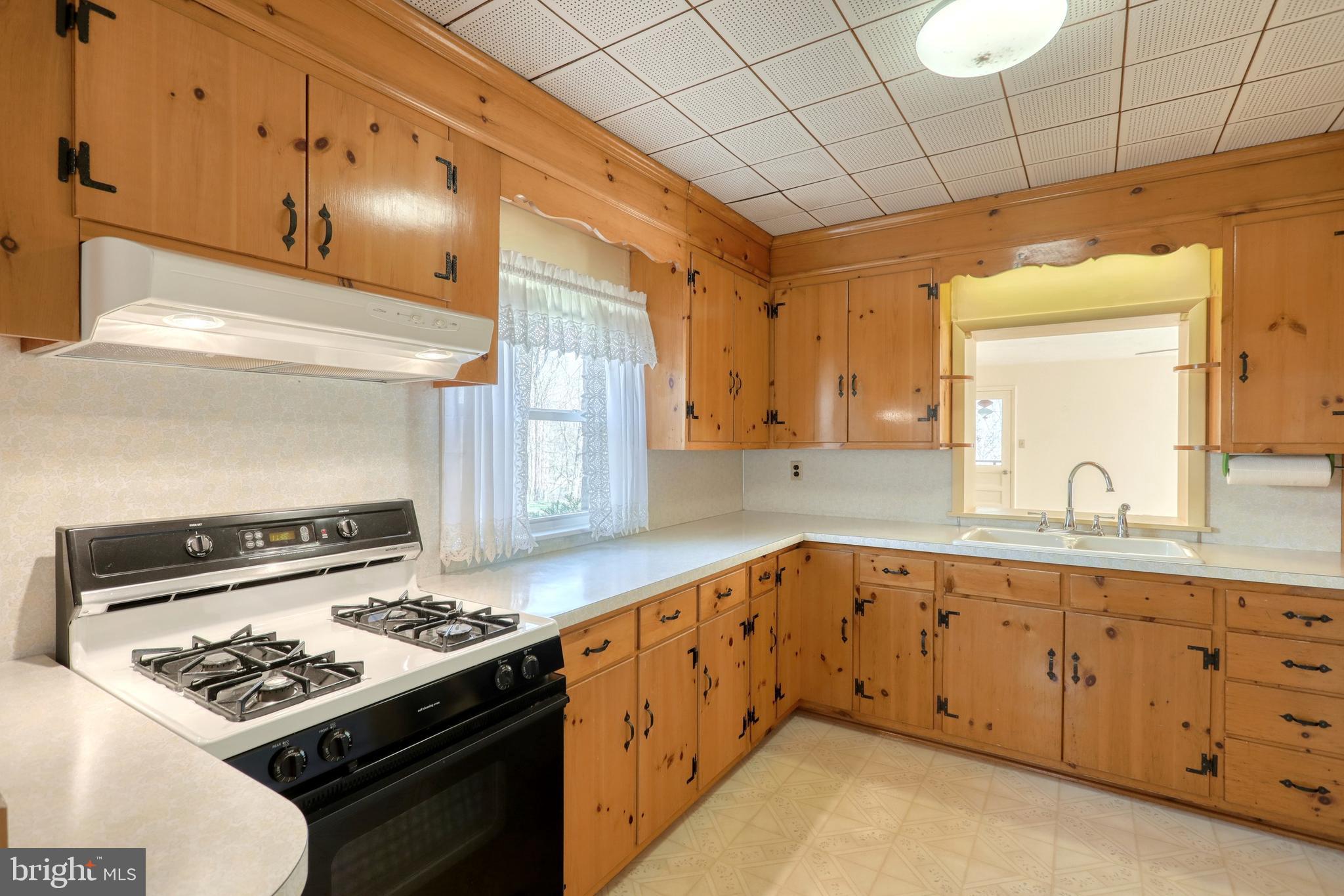 800 Locust Point Road Manchester, PA 17345 - Photo 13 of 32 Gallery Image 13