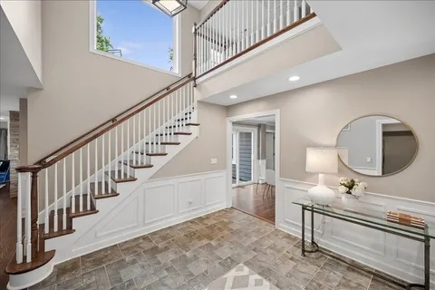 $1,899,000 | 586 Earl Drive, Northfield, IL 60093