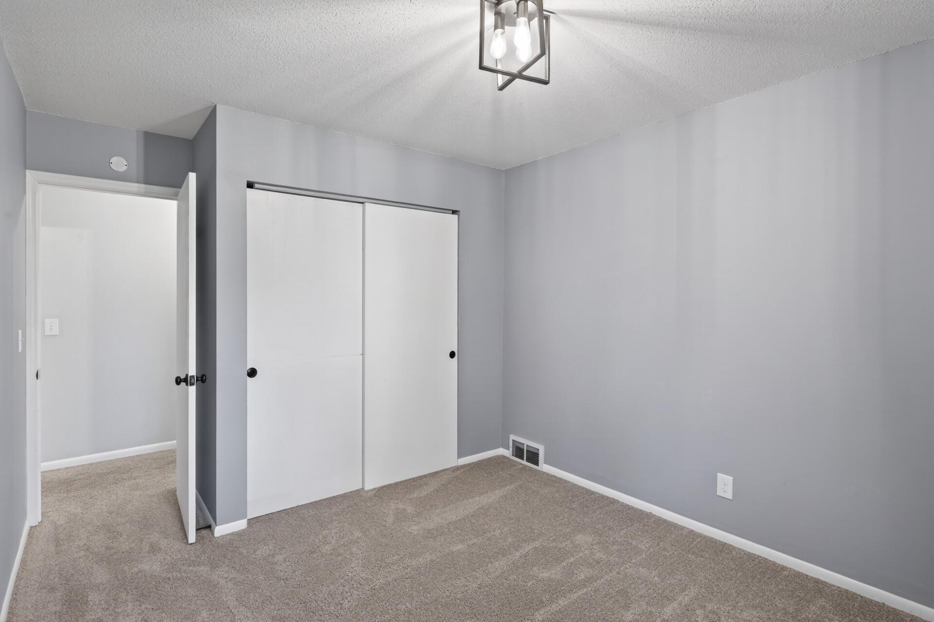 11860 Sunnybrook Road Eden Prairie, MN 55347 - Photo 16 of 33