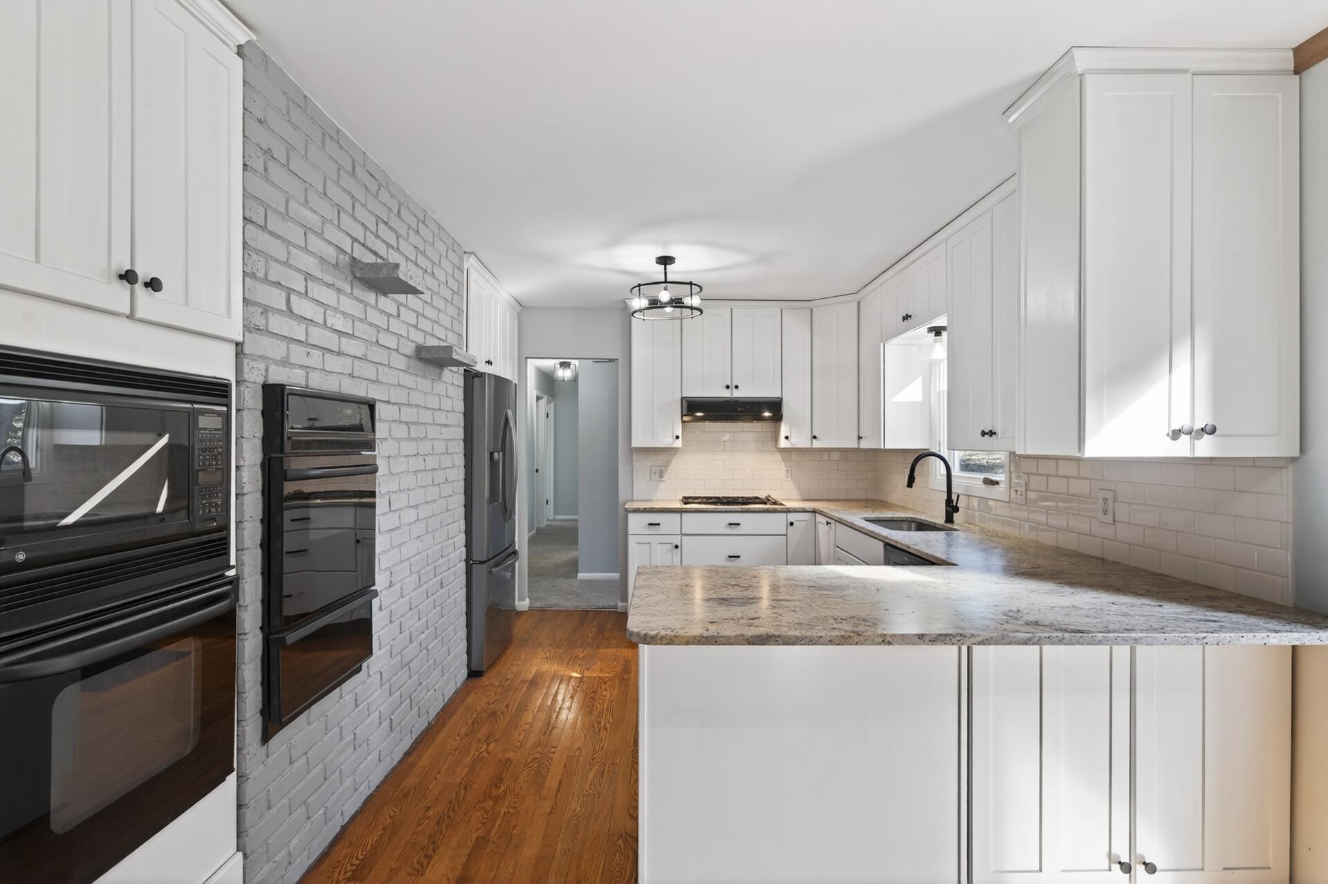 11860 Sunnybrook Road Eden Prairie, MN 55347 - Photo 4 of 33