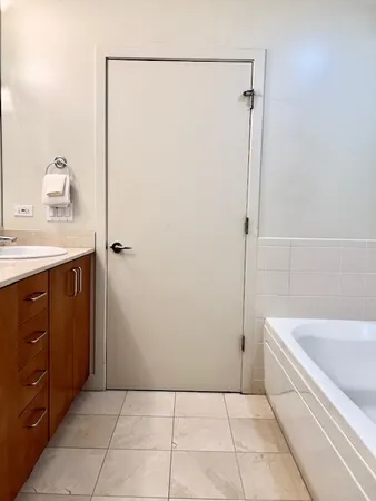 $389,900 | 737 West Washington Boulevard, Unit 1209, Chicago, IL 60661