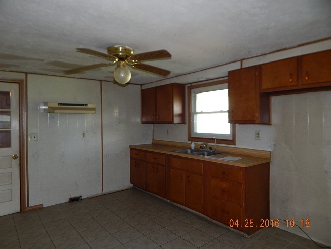 7245 South Bakersfield Road Bloomington, IN 47401 - Photo 7 of 11 Gallery Image 7