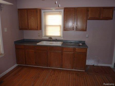 1117 Farmington Road Garden City, MI 48135 - Photo 5 of 5 P1010052