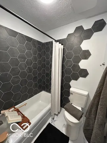 $315,000 | 6805 East County Road 100 South, Avon, IN 46123